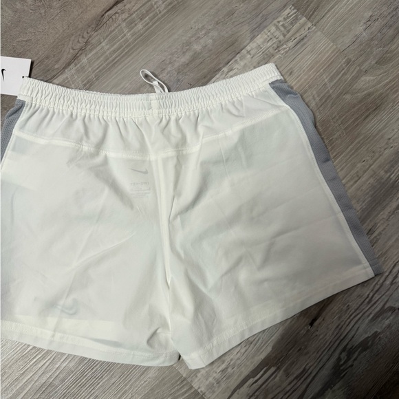 Nike shorts - Picture 4 of 5